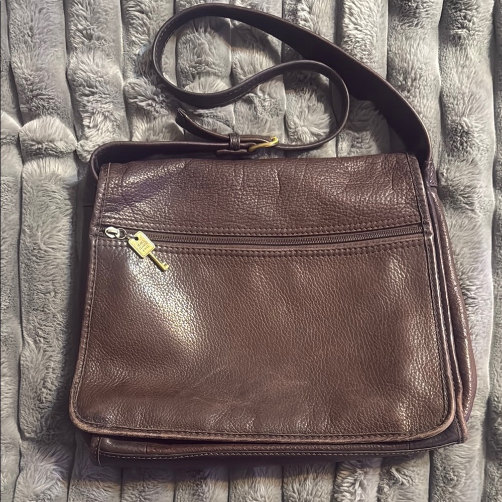 Brown Fossil Leather Messenger Bag with Adjustable Strap